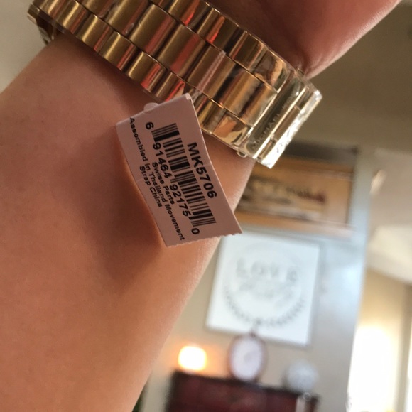 MK WATCH - Picture 4 of 5